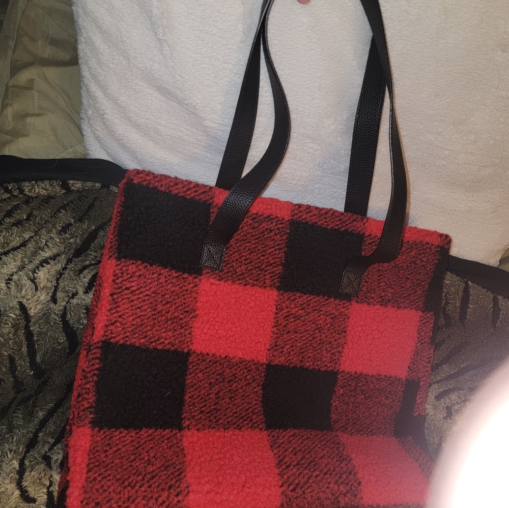 No brand tote